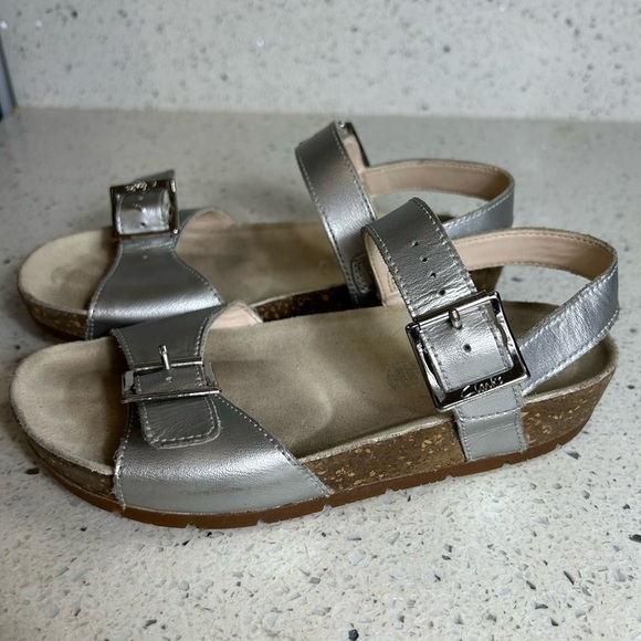Clarks Air Spring Silver Metallic Sandals Water Friendly​​ - Picture 7 of 7